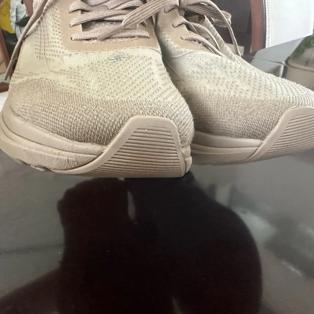 ALO Yoga Beige Sneakers - Picture 5 of 7